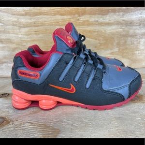 Nike shox boys size 2.5y black athletic shoes